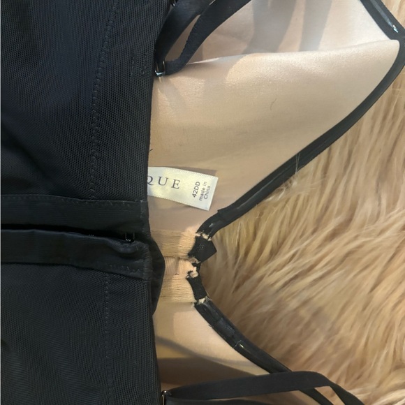 CACIQUE BLACK LACE BRA. - Picture 4 of 5